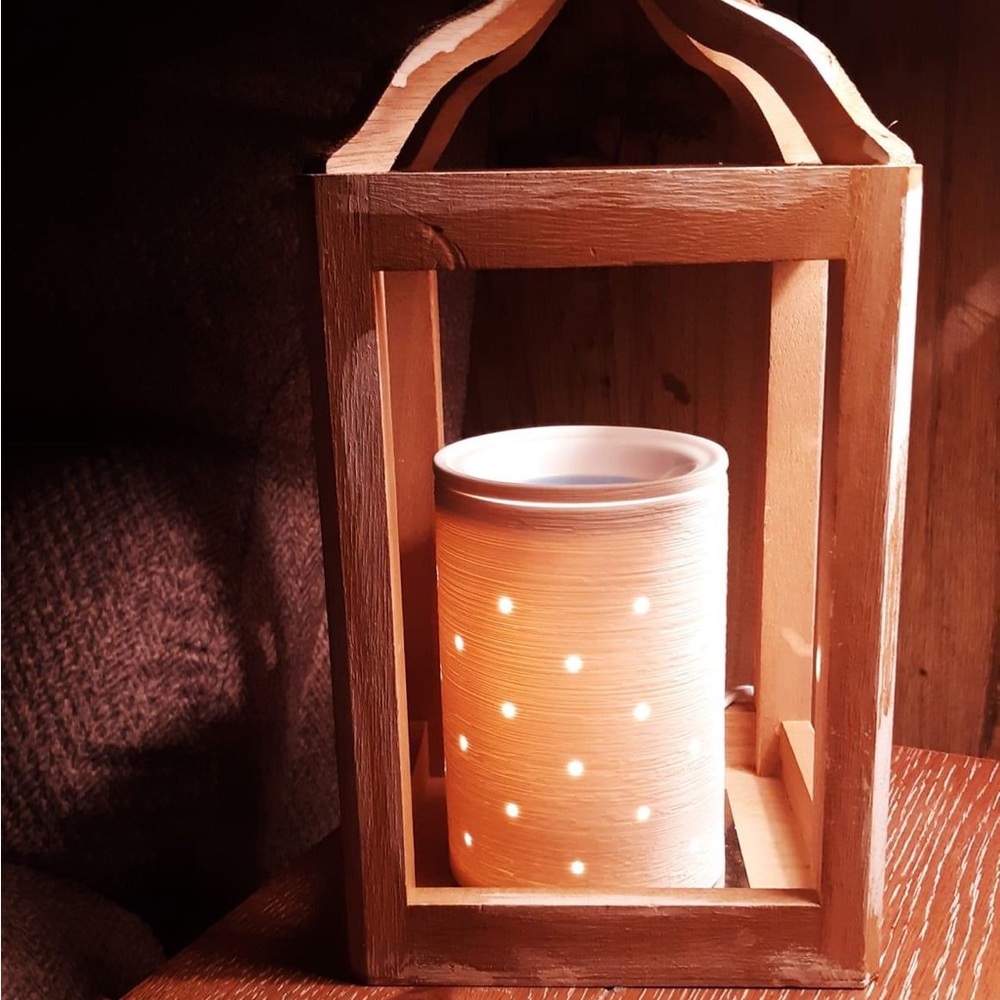 Etched core Scentsy warmer